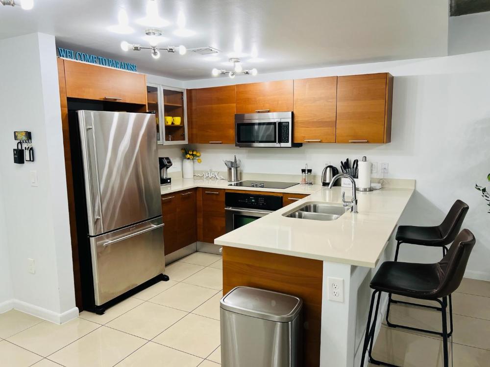 Classy 2BD 2BTH at Midblock with FREE PARKING